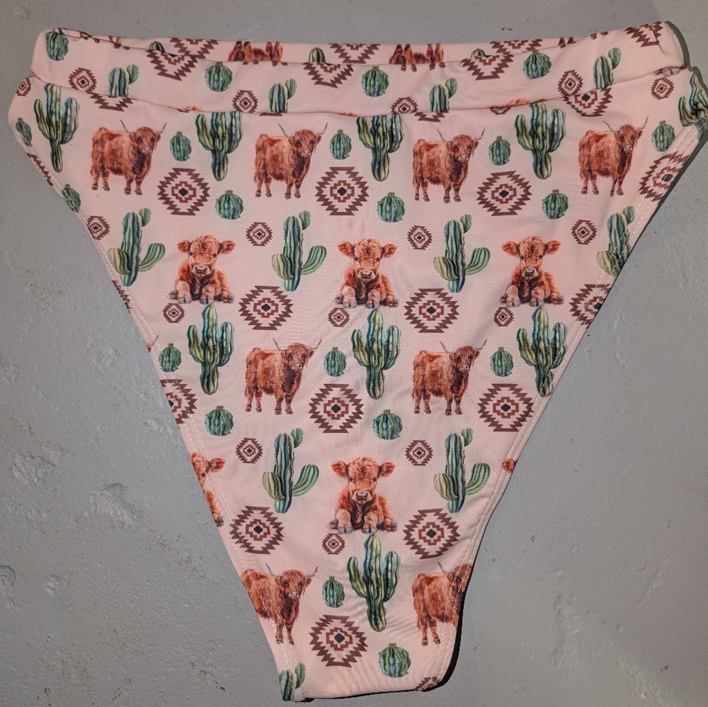 🌵🐮Cactus & Highland Cow Print Bikini Set with Green Pants (Like New!) - Picture 6 of 15